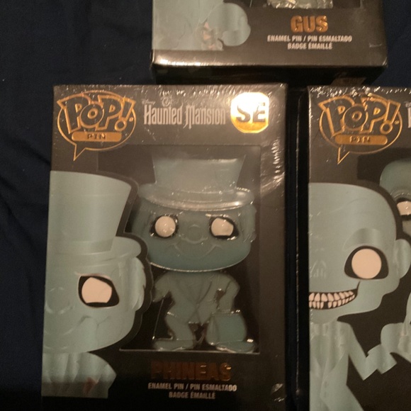 Disney haunted mansion Funko pop pin - Picture 3 of 4